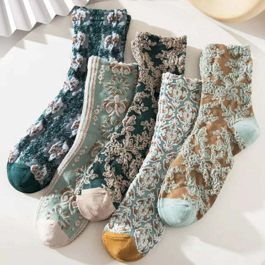 Haden-Floral-Socks-Daisy-Dunes-1